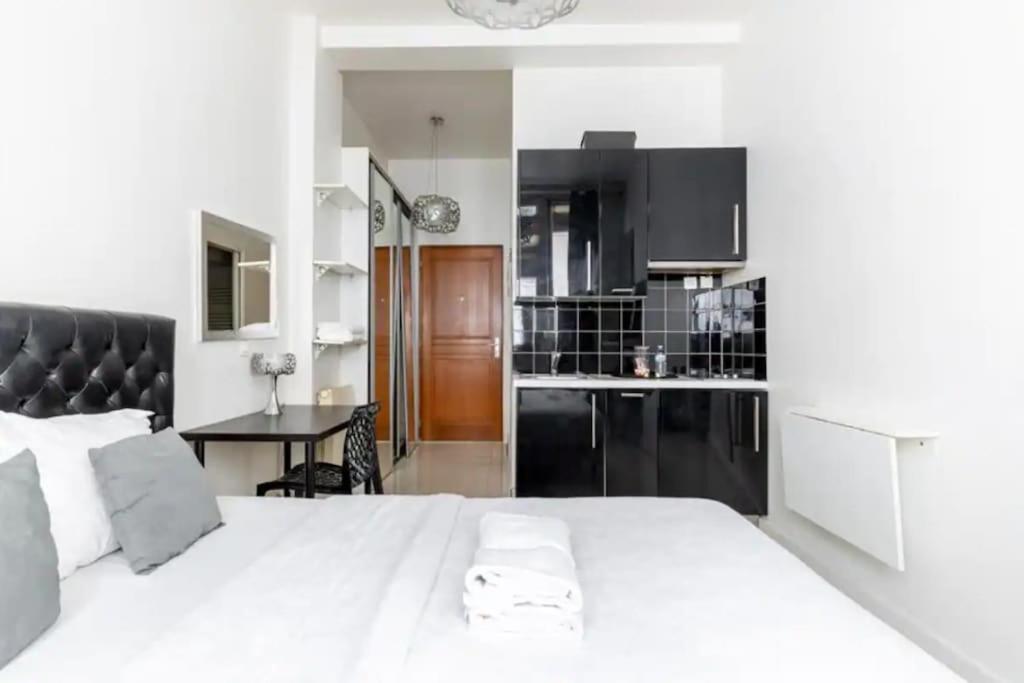 Canal St Martin : Charming Cosy Studio Paris Bagian luar foto