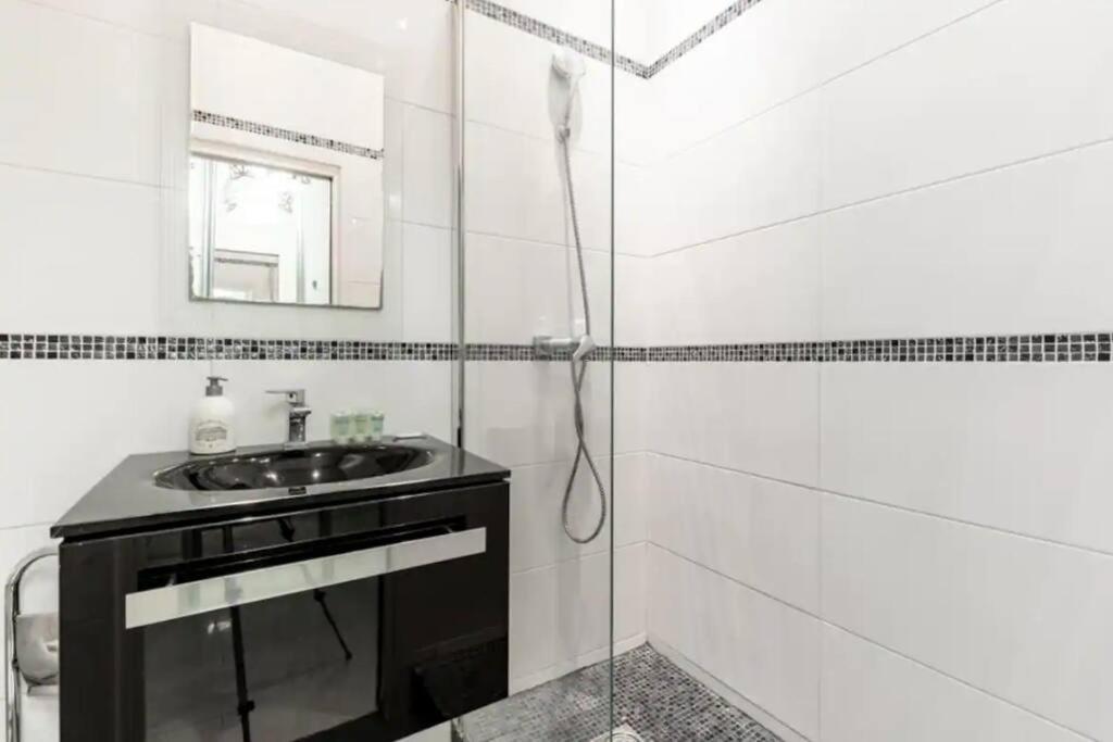 Canal St Martin : Charming Cosy Studio Paris Bagian luar foto